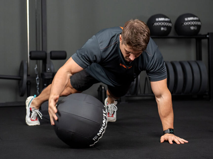 حرکت رولینگ پوش آپ با وال بال