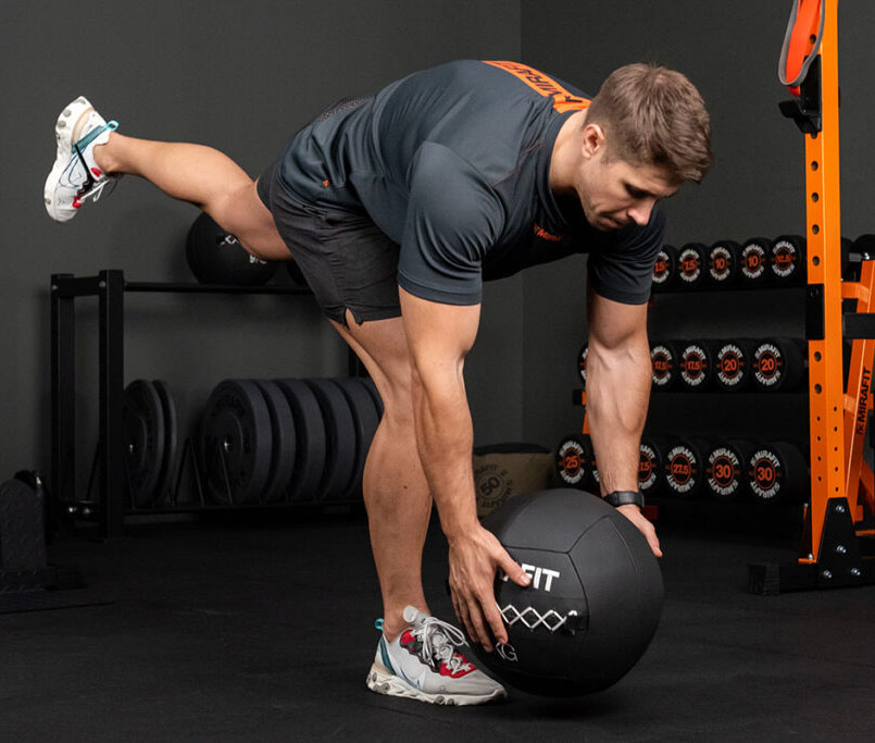 حرکت تک پا ددلیفت رومانیایی با وال بال